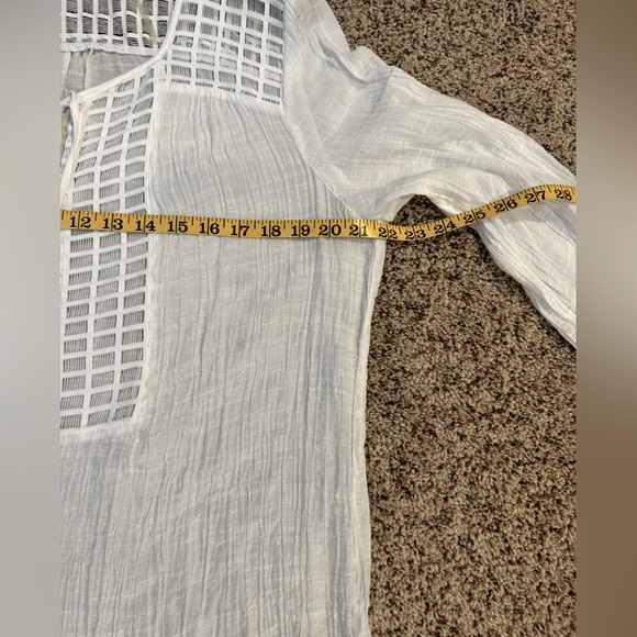 B. Design Size XL White Top - Picture 3 of 8